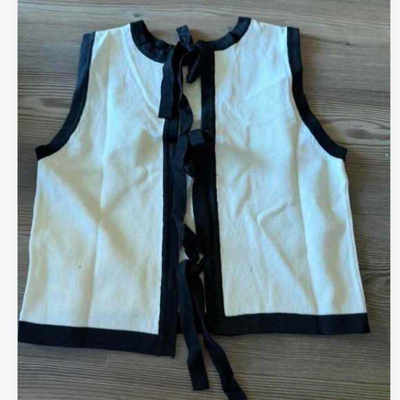 Knit Sleeveless Top Off White with Black Contrast Binding Tie Back - Picture 11 of 11